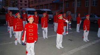 ODTÜ Koleji 23 Nisan'ı Fener Alayı ile Kutladı