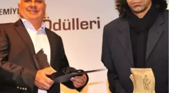 'Feryatların Ödülü' Mehmet Yamandağ'a