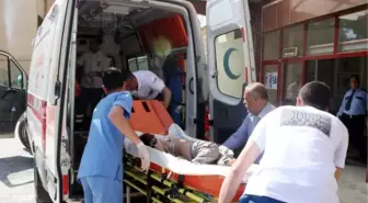 Oğlunun Acilde Ambulans Beklemesine Tepki Gösterdi