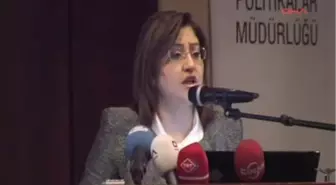 Bakan Şahin Yanlış Anlaşıldım Aile ve Sosyal Politikalar Bakanı Fatma Şahin, Eşi Tarafından...