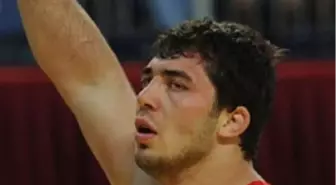 Ayhan Karakuş, Güreşte Olimpiyat Vizesi Aldı
