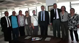 Başkan Tanık, Yeni Başkana Yeni Binayı Gezdirdi