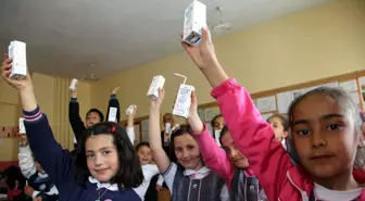 Süt Dağıtımı Deprem Bölgesi Van'da da Başladı