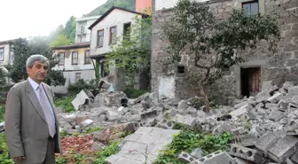 Giresun'un Tarihi Zeytinlik Mahallesindeki Gecekondu Tipi Kaçak ve Eski Binaların Yıkımına Başlandı