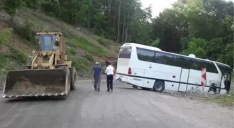 Lüleburgazsporlu Futbolcuların İçinde Bulunduğu Otobüs Kaza Yaptı