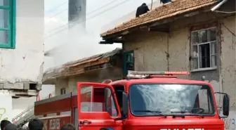 Kibritle Oynayan Çocuk Evi Yaktı