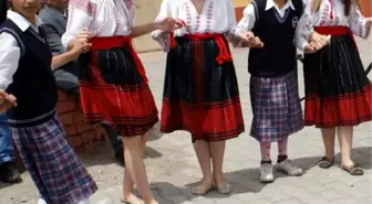 Köylüler Romanyalı Öğrencileri Ağırladı