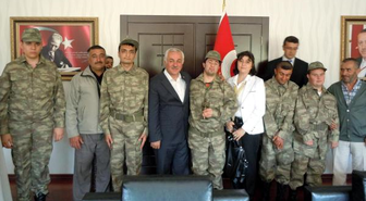 Engelli Gençlerin Sembolik Askerlik Heyecanı