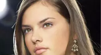 Victoria's Secret Modeli Ambrosio'nun Oğlu Oldu