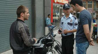 Çarşıda Dolaşırken Çalınan Motosikletini Buldu