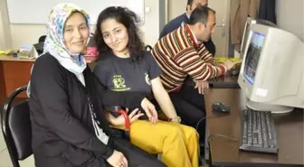 Engelleri Ko-Mek'te Annesiyle Aşıyor