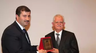 Ağrı'da 'Vahyin Işığında Evrim' Konulu Konferans