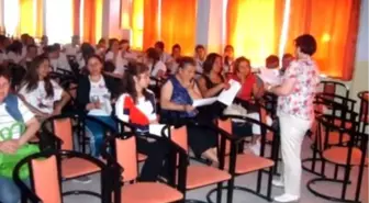 Burhaniye'de Anne ve Babalar Diploma Aldı