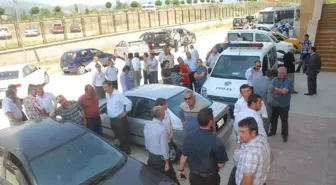 CHP'li Tezcan, Gözaltındakilerle Görüştü