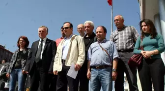 Eskişehir'de Görevli Doktor'a Yumruk Attığı İddia Edilen Kişi Hakim Karşısında