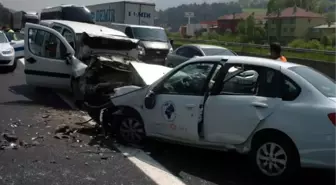 Onarım Çalışması Nedeniyle Bölünen Yolda Kaza: 2 Yaralı