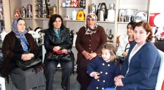 Ardahan'da Yılın Annesine Bulaşık Makinası Verildi