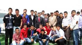 Öğrencilerin Başkanla Boğaz Sefası