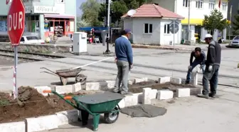 Yıldızeli'nde Kaldırım Çalışmaları Başladı