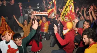 Afyon'da Galatasaray Taraftarları Şampiyonluk Coşkusunu Yaşadı