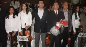 Minik Ellerden Büyük Melodiler