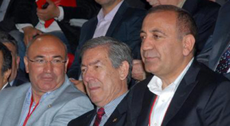 CHP'de Gergin Kongre