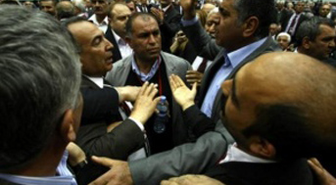 CHP İl Kongresinde İl Yönetimini Protesto