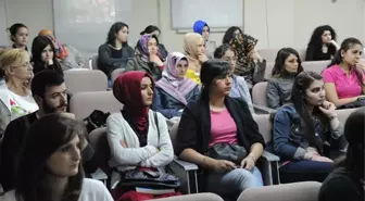 Beü'de 'Medyada Yabancı Dil Hayranlığı' Konferansı Düzenlendi