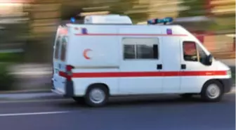 Sağlık Personelini, Hasta Taşıyan Ambulanstan İndirip Dövdüler