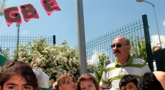 Çocukların Satrançta Tatlı Rekabeti