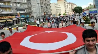 Elazığ'da Engelliler, Sorunlarına Çözüm İçin Yürüdü