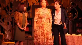 'Perşembenin Hanımları' Adapazarı Turnesinde