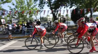 Genç Bisikletçiler Yarıştı