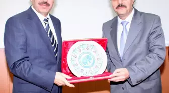 Kmü'de 'Vakıfların Toplumdaki Yeri ve Önemi' Konulu Konferans