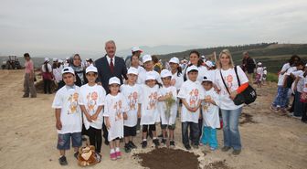 Karabağlar'da 2 Bin Fıstık Çamı Dikildi