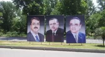 Pakistan'da Başbakan Erdoğan Posterleri