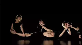 İstanbul Fransız Kültür Merkezi'nde Performans