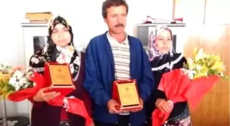 Yılmaz Ailesine, Kent Konseyi'nden Plaket