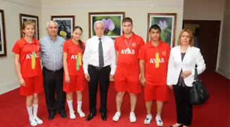 Aldırmaz: 'Sizlerle Gurur Duyuyorum'