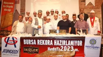Bursa'da Rekor Börek Hazırlığı