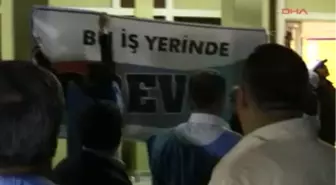 Memurlar Eskişehir Garı'na Grev Pankartını Astı