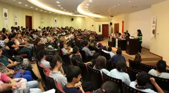 'Nükleer Enerji Türkiye İçin Yararlı Mıdır?' Konulu Münazara Yapıldı