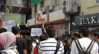 200 Üniversiteli Yeşilay'ı Protesto Etti