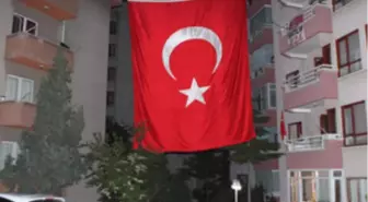 Şehit Astsubayın Baba Ocağına Ateş Düştü