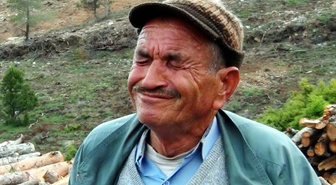 Eve Gelmeyen Çiftçi Hastane Kantininde Uyumuş