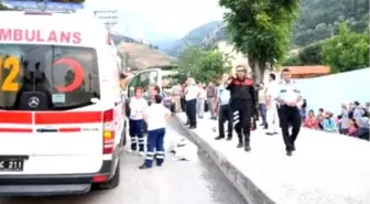 7 Yaşındaki Çocuk, Traktör Altında Kalıp Öldü