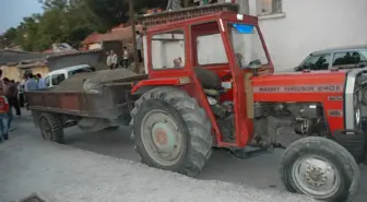 Traktör Römorkunun Altında Kalan Çocuk Hayatını Kaybetti