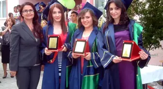 Burhaniye'de 87 Öğrenciye Mezuniyet Töreni