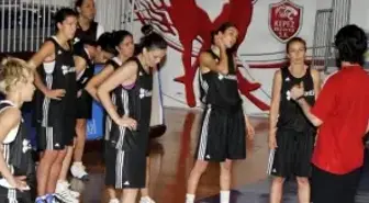 A Milli Kadın Basketbol Milli Takımı Antalya'da Güç Topluyor