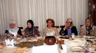 Hayriye Ersoy, Ekonomi Bakanının Eşi Songül Çağlayan'ı Evinde Ağırladı